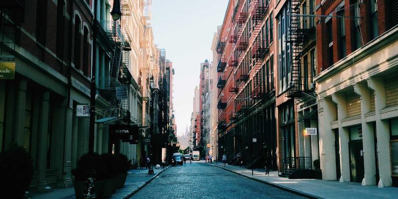 从沉睡库房到智慧引擎：档案数字化成果如何赋能智慧城市与数字政府建设